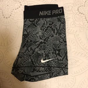 Nike pro spanks